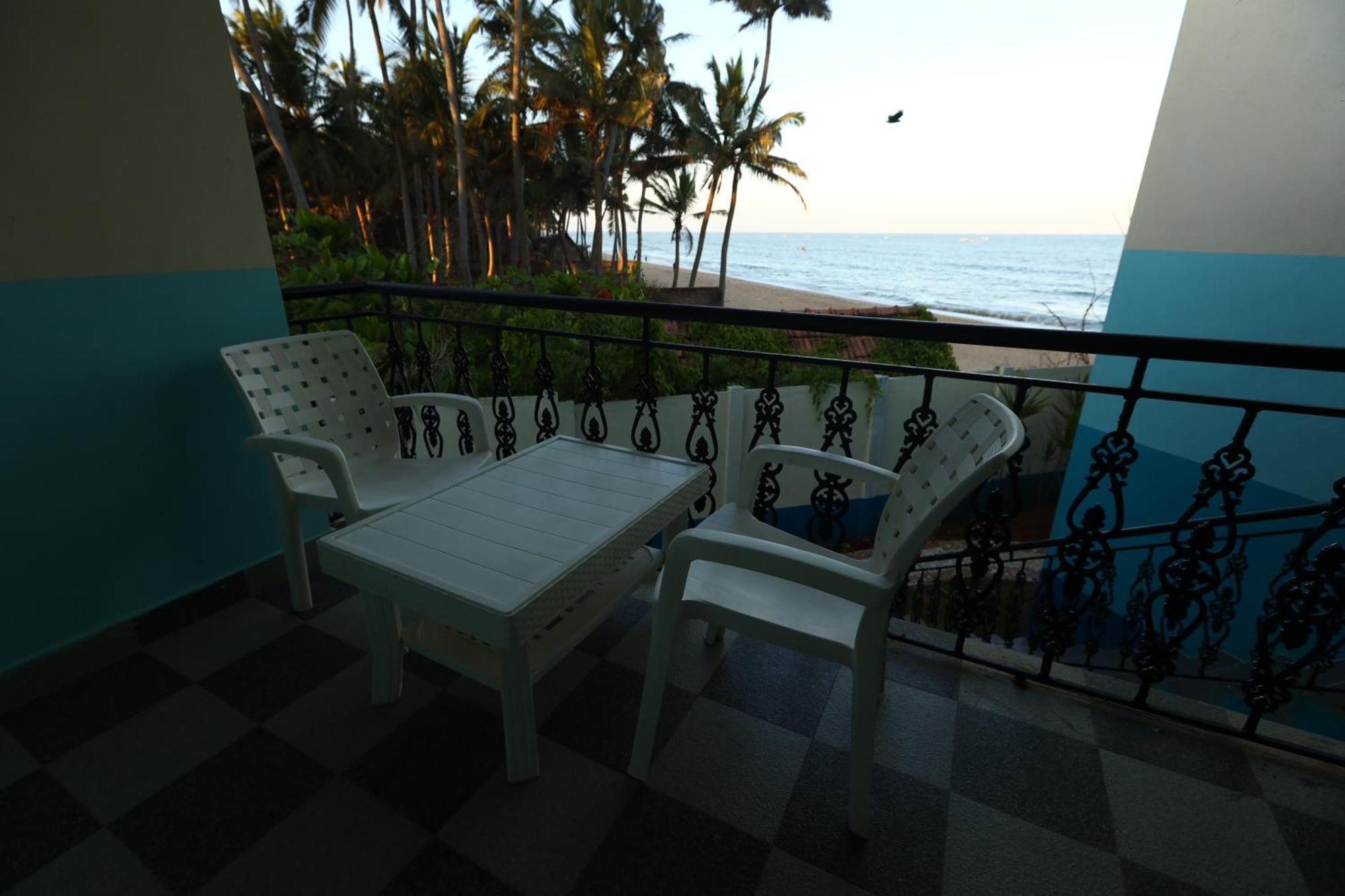 Lamel Cove Beach Resort Pondicherry Exteriör bild